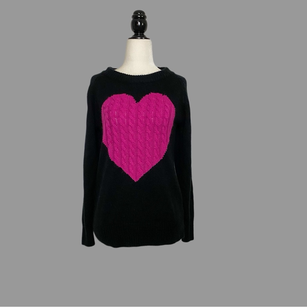 ❤️❤️ Black Sweater with Pink Heart Design Cable Knit Colour Block
